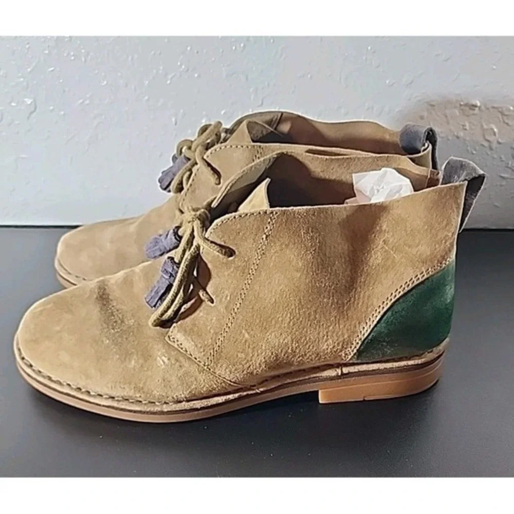 Hush Puppies Women's Beige/green‎ Chukka Boot Size 7.5 Very Good Condition